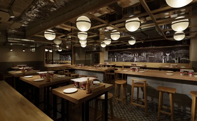 池袋東口店 店内写真2