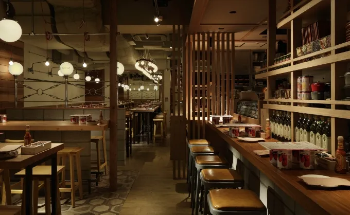 自由が丘店 店内写真1