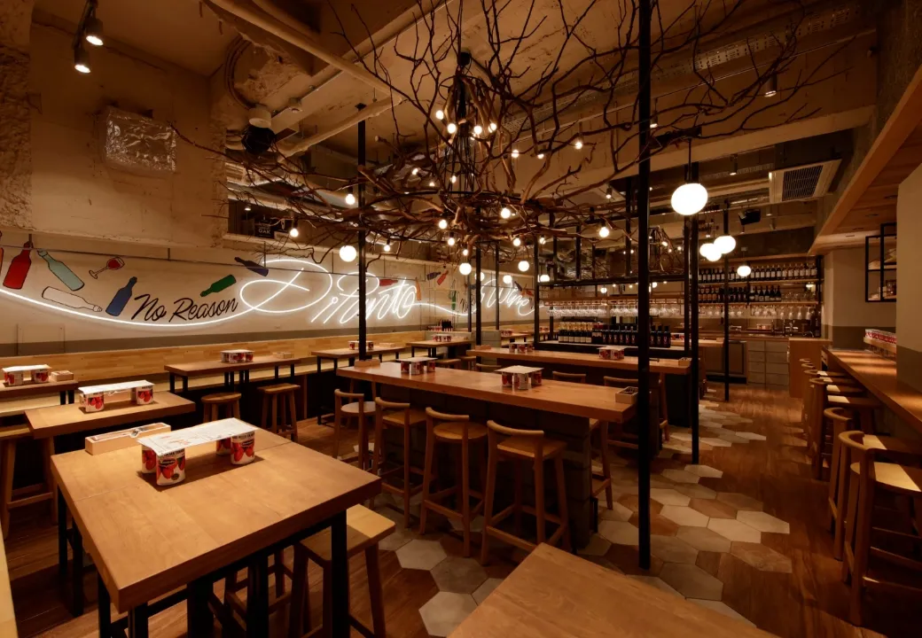 西新宿一丁目店 店内写真