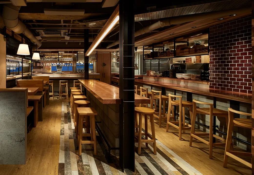 新宿東口店 店内写真