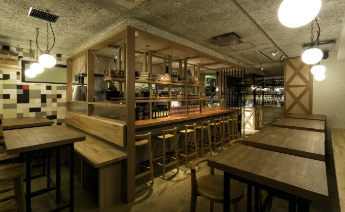 天神西通り店 店内写真2